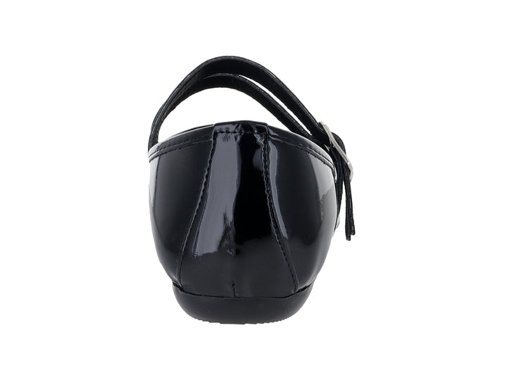 Zapato plano de charol negro para niña con doble correa y hebillas plateadas.