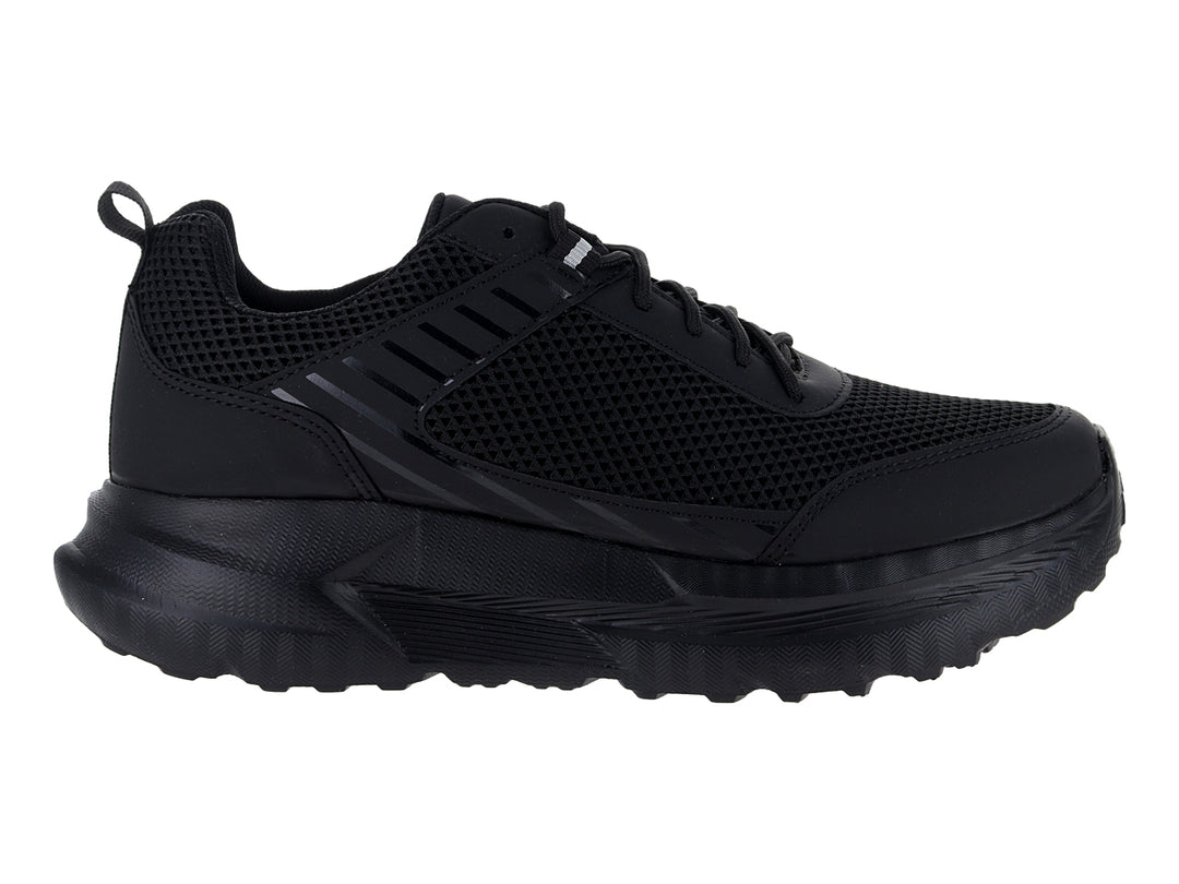 Tenis deportivos Andrax color negro con suela gruesa y parte superior de malla.