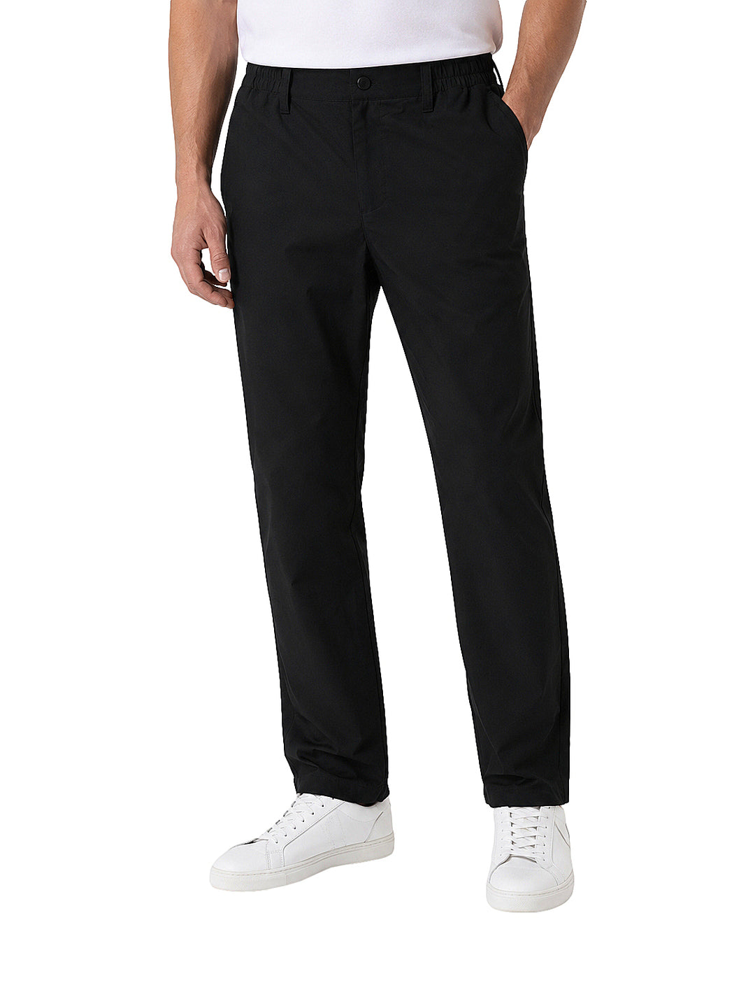 Pantalón negro de corte recto para hombre, estilo casual.
