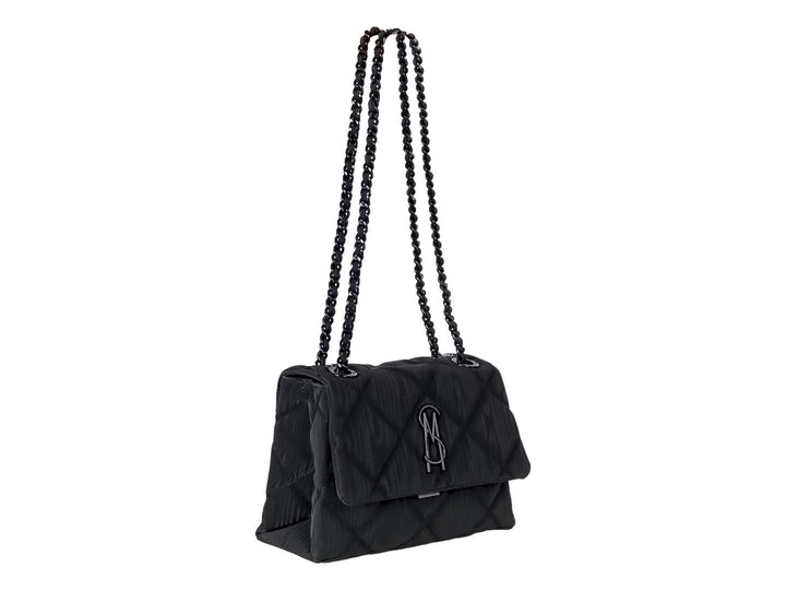 Bolso de hombro Steve Madden color negro con diseño acolchado y correa de cadena.