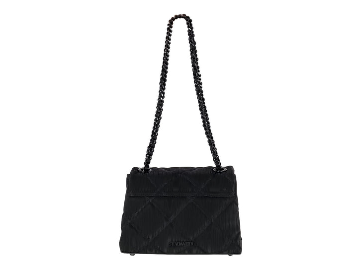 Bolso de hombro Steve Madden color negro con diseño acolchado y correa de cadena.
