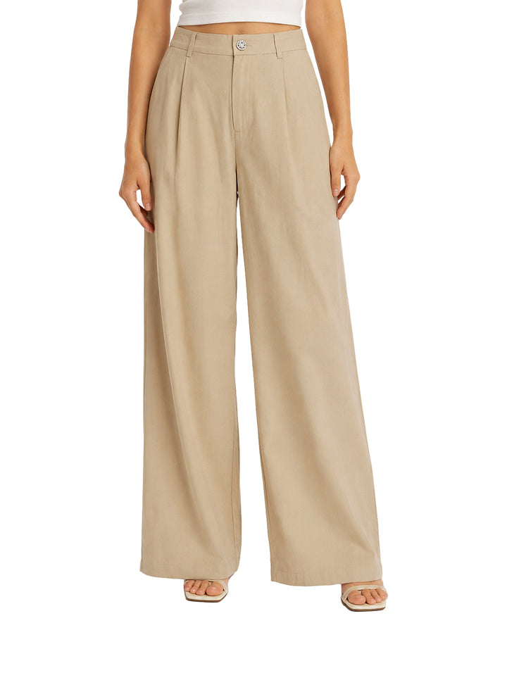 Pantalón beige de pierna ancha y cintura alta para mujer.