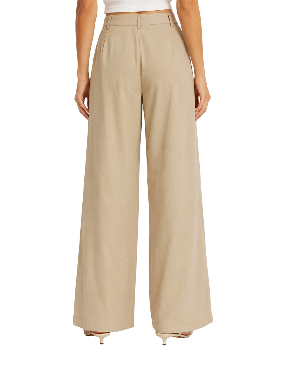 Pantalón beige de pierna ancha y cintura alta para mujer.