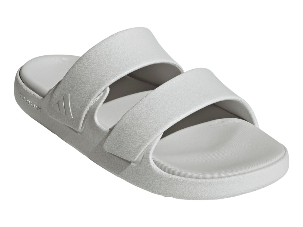 Sandalia Adidas Znscape de color blanco con dos tiras anchas y suela Cloudfoam.