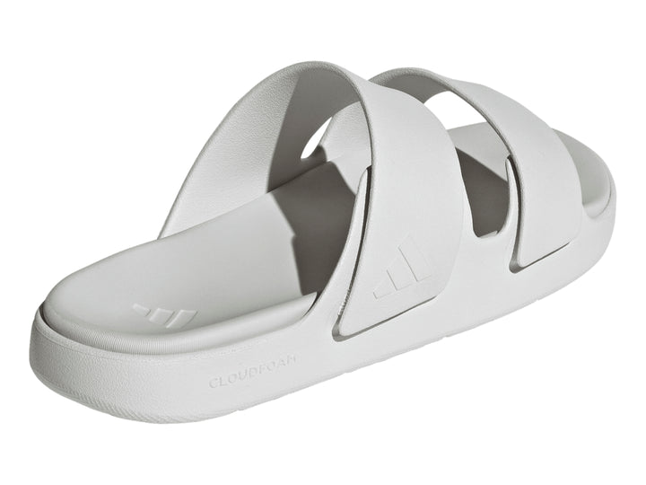 Sandalia Adidas Znscape de color blanco con dos tiras anchas y suela Cloudfoam.