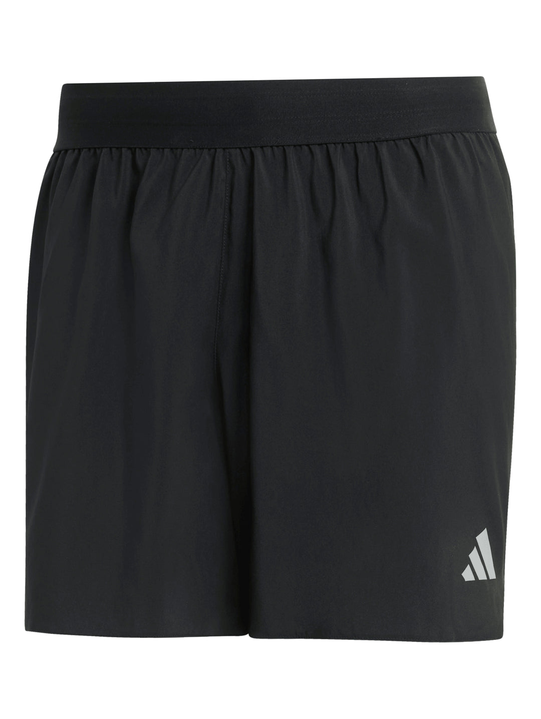 Hombre vistiendo shorts deportivos negros de marca Adidas para running.