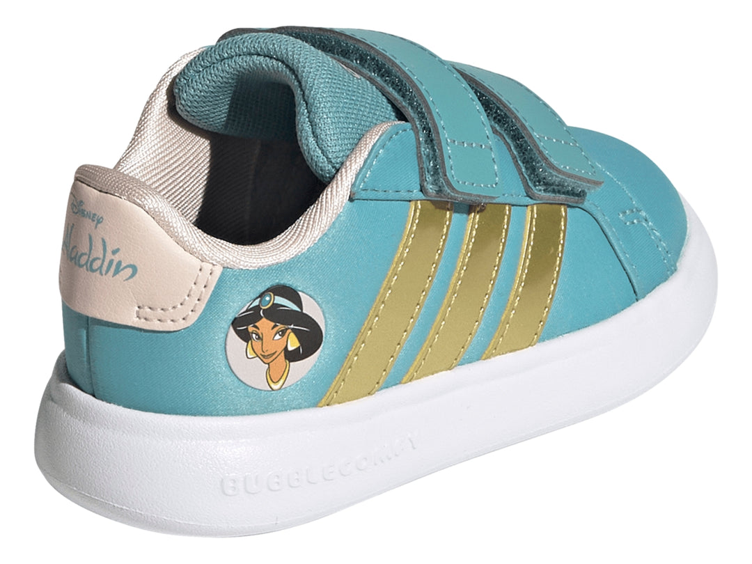 Tenis Adidas infantiles color turquesa con franjas doradas y gráfico de la Princesa Jasmine.