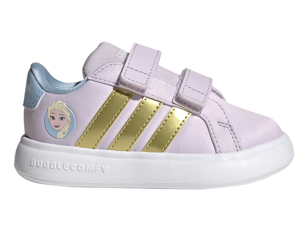 Tenis Adidas Grand Court 3.0 color lila con rayas doradas y personaje de Elsa de Frozen para niña.