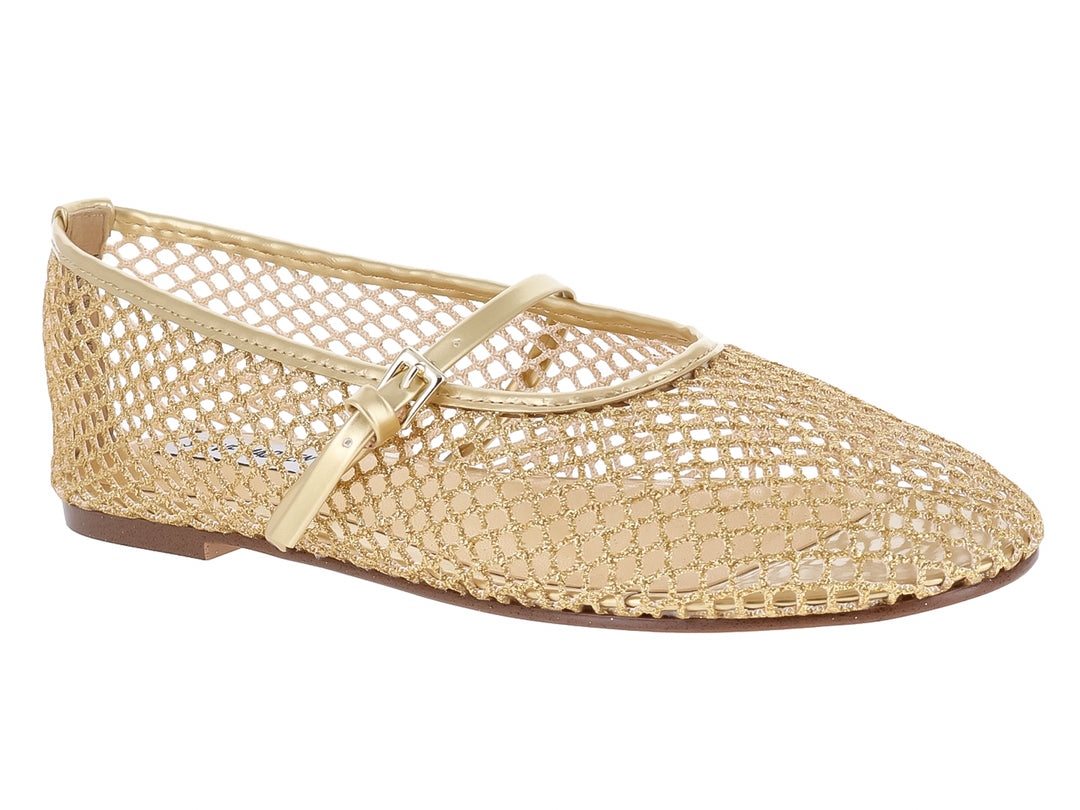 Zapato plano tipo ballerina dorado para mujer con acabado de malla y hebilla.