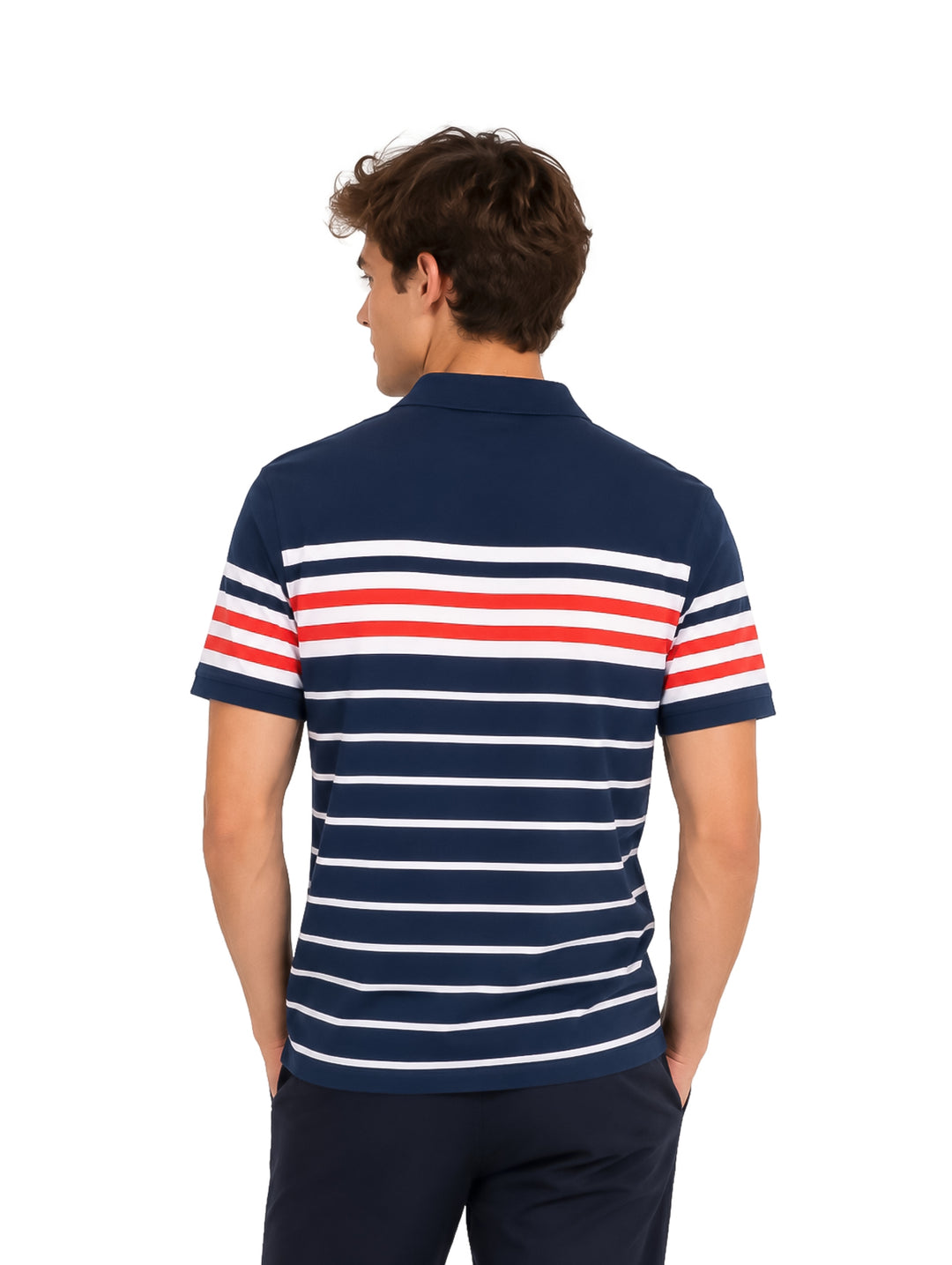 Playera polo azul marino con rayas horizontales blancas y rojas para hombre.