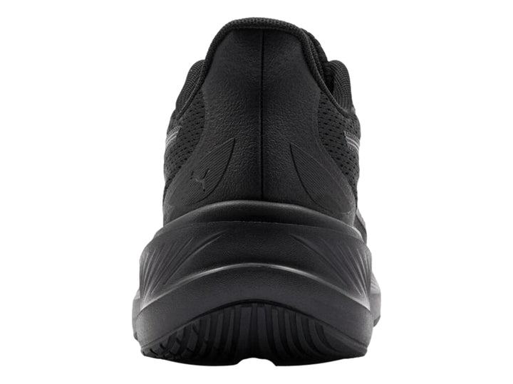 Tenis deportivos PUMA color negro total con malla transpirable y suela ligera.