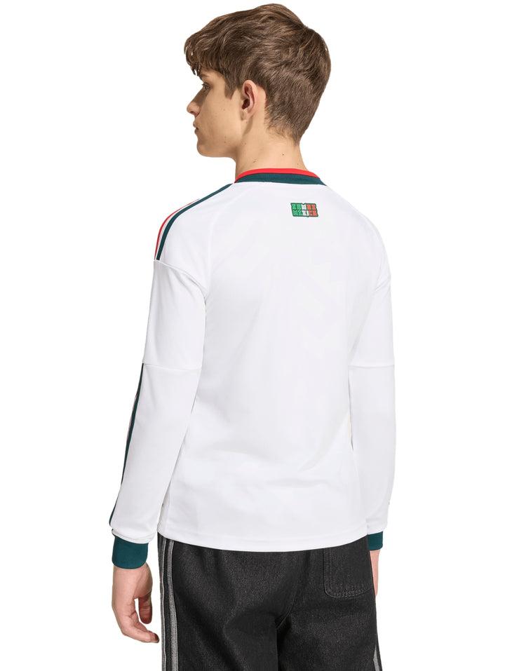 Jersey de fútbol Adidas blanco de manga larga con detalles en verde y rojo y escudo de la selección mexicana.