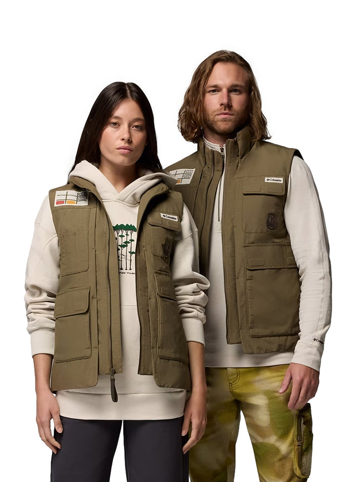 Chalecos Columbia Star Wars Light Caper Endor en color verde oliva con múltiples bolsillos cargo.