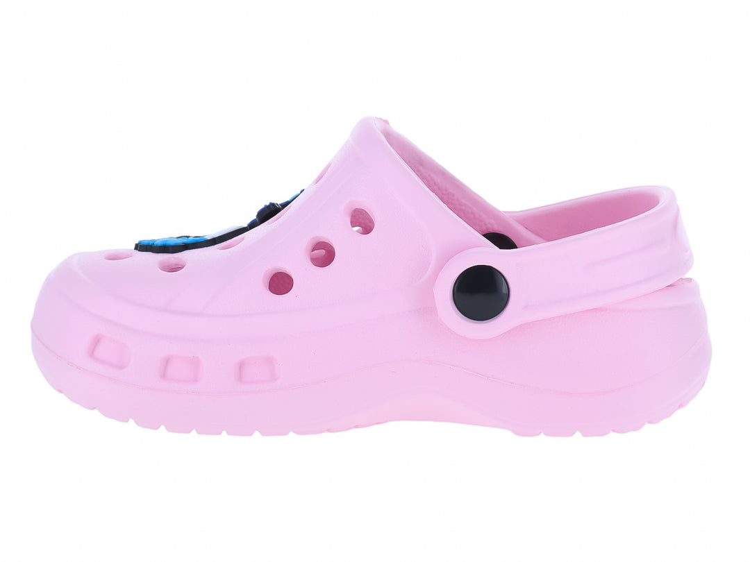 Sandalia tipo clog color rosa con figura de Stitch y botón negro.