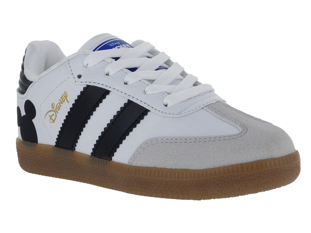 Tenis blancos para niño con franjas negras, suela color café y diseño de Mickey Mouse en el talón.