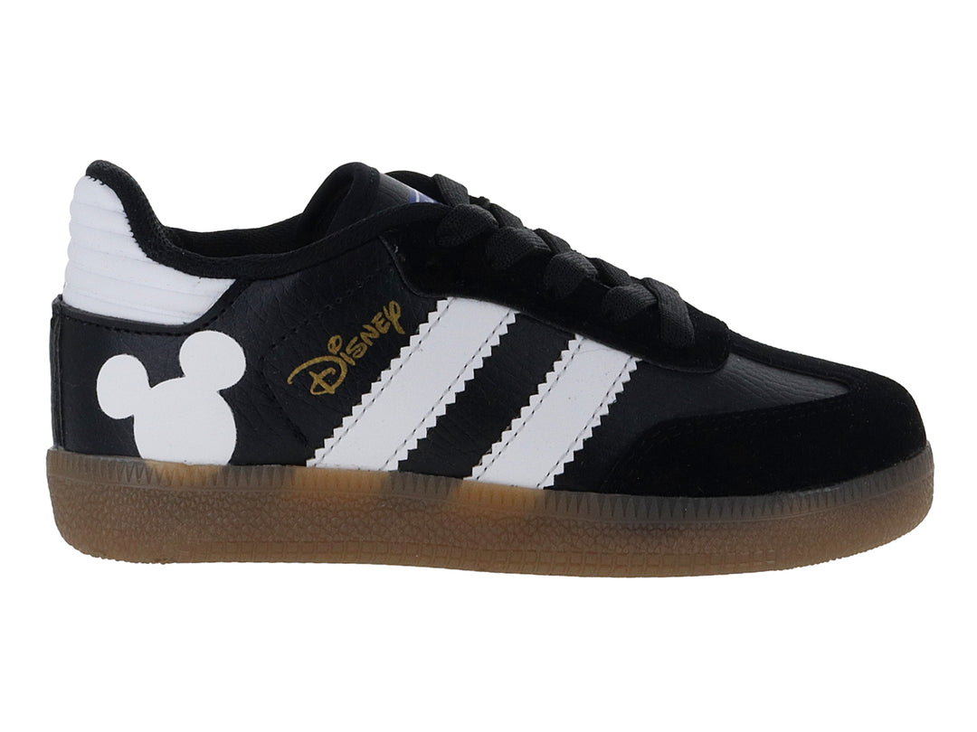 Tenis infantiles negros con tres franjas blancas, detalle de Mickey Mouse y suela color café.