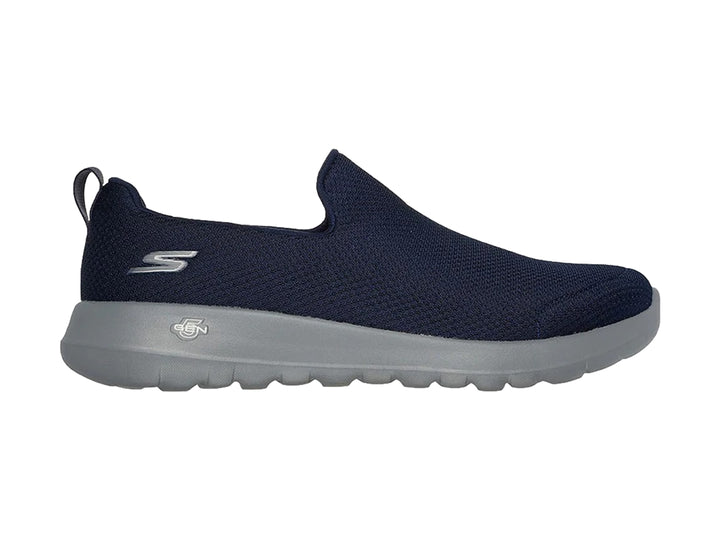 Zapato deportivo Skechers Go Walk Max en color azul marino con suela gris, diseño sin cordones.