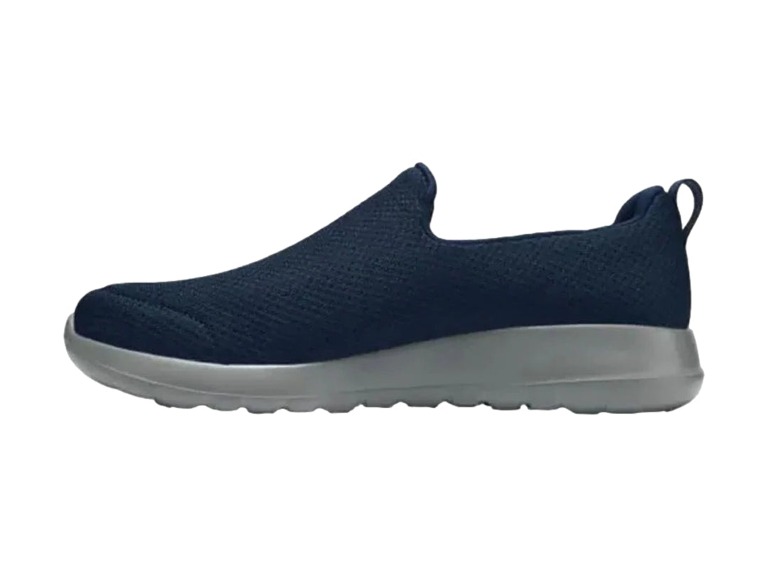 Zapato deportivo Skechers Go Walk Max en color azul marino con suela gris, diseño sin cordones.
