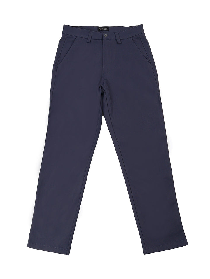 Pantalón azul marino para niño de la marca Estivaneli sobre fondo blanco.