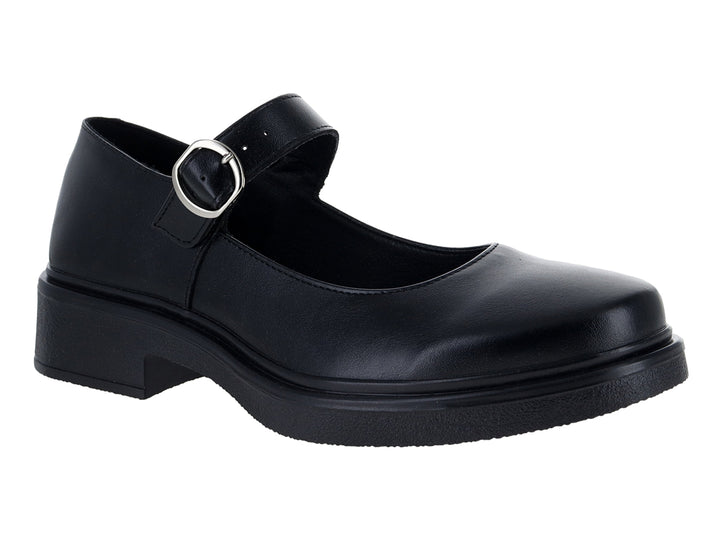 Zapato cerrado negro con suela de plataforma y correa con hebilla metálica.