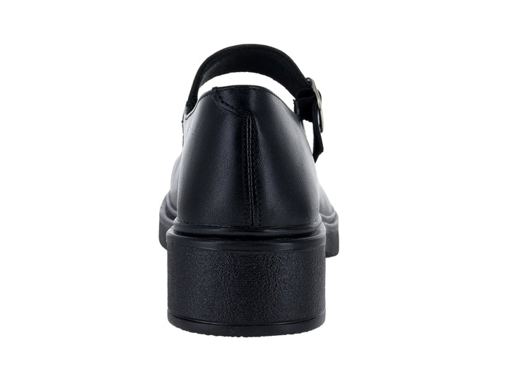 Zapato cerrado negro con suela de plataforma y correa con hebilla metálica.