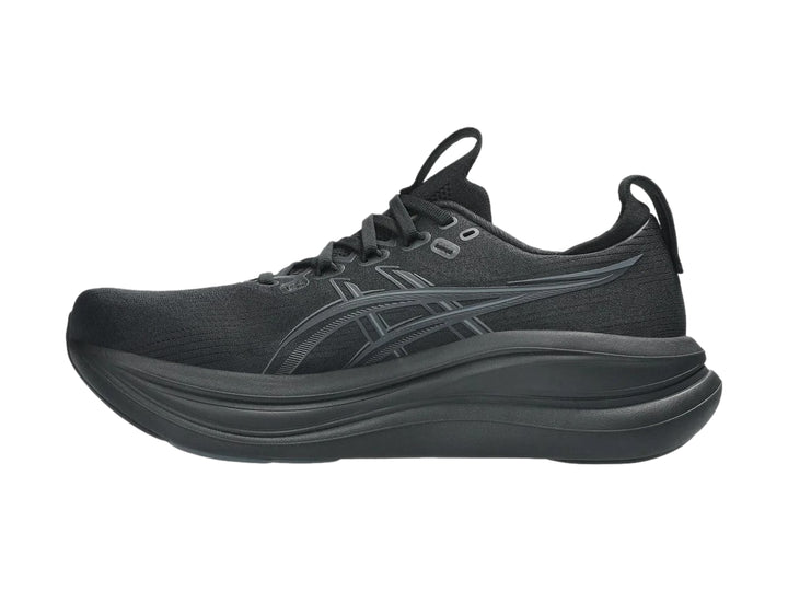 Tenis deportivos ASICS Gel-Nimbus 28 en color negro sólido para hombre.