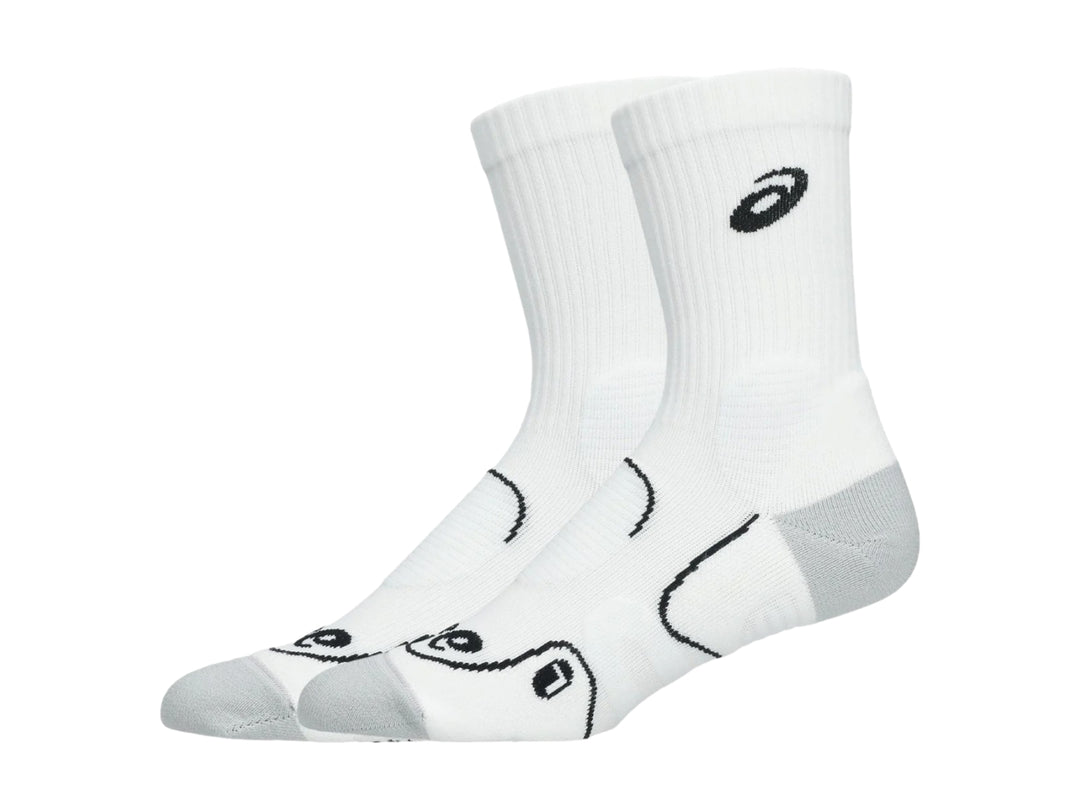 Par de calcetines deportivos ASICS color blanco con detalles en gris y negro.