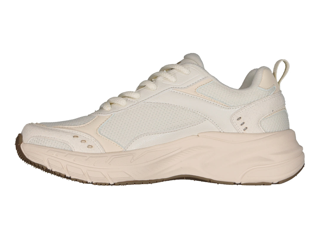 Tenis Charly color beige fashion sport con suela de plataforma gruesa y detalles sintéticos.
