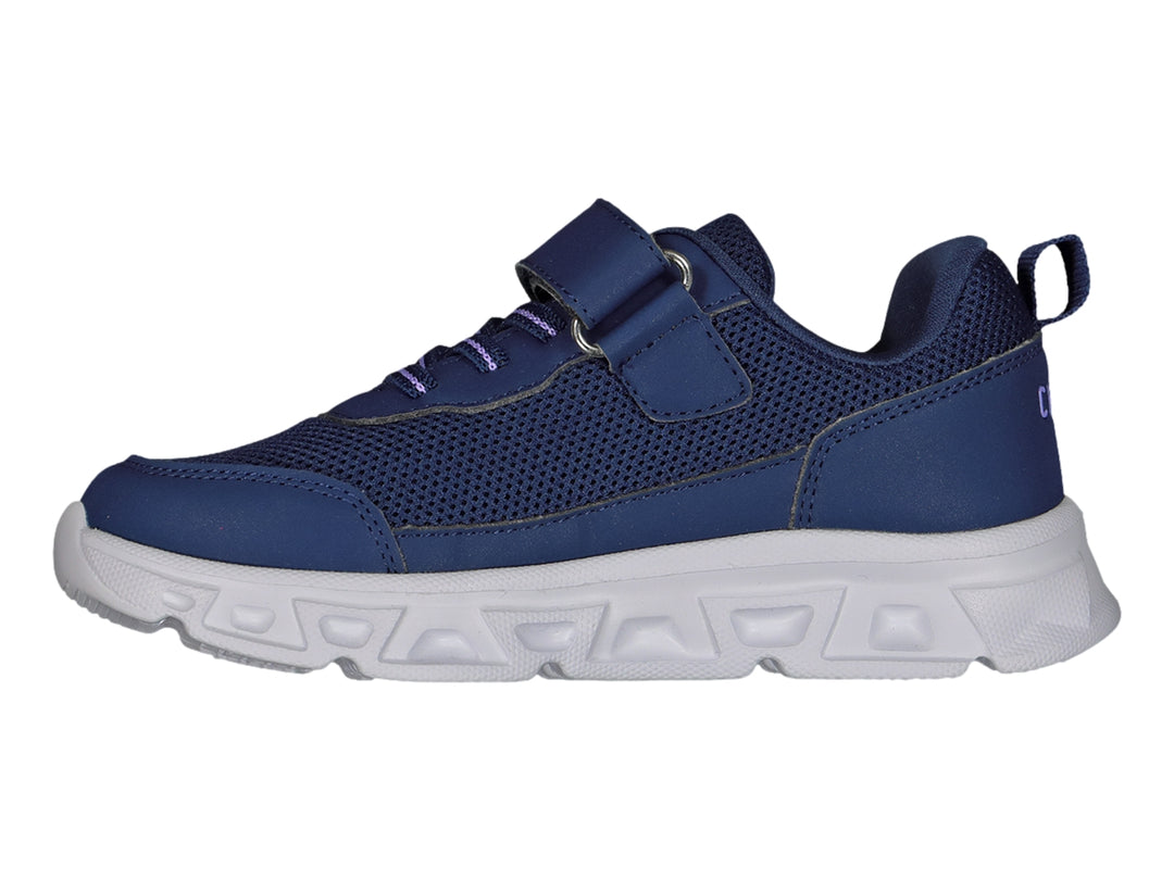 Tenis deportivos Charly para niño en color azul con suela blanca y cierre de correa con velcro.