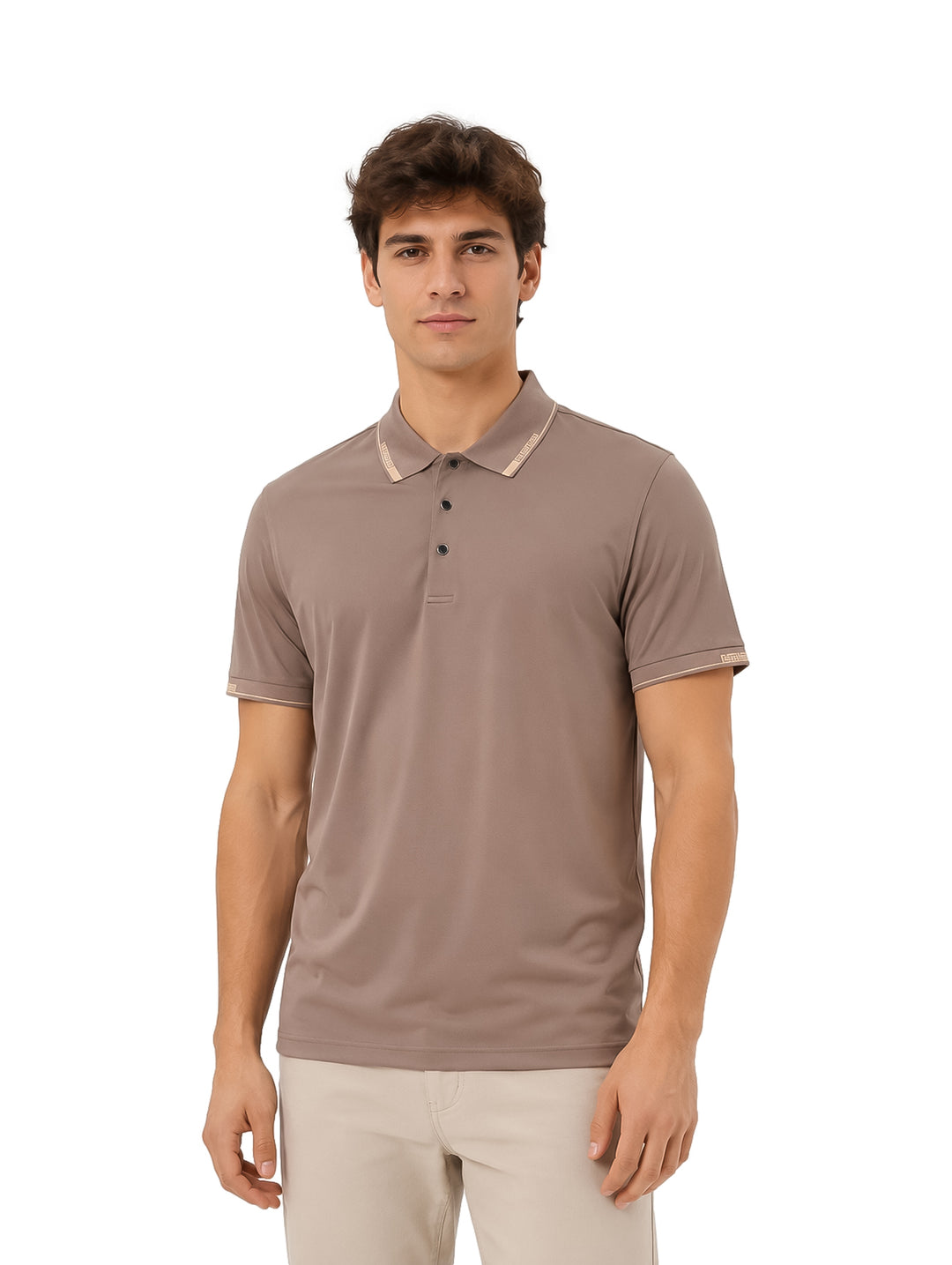 Hombre vistiendo playera polo Varesi color gris de manga corta y cuello.