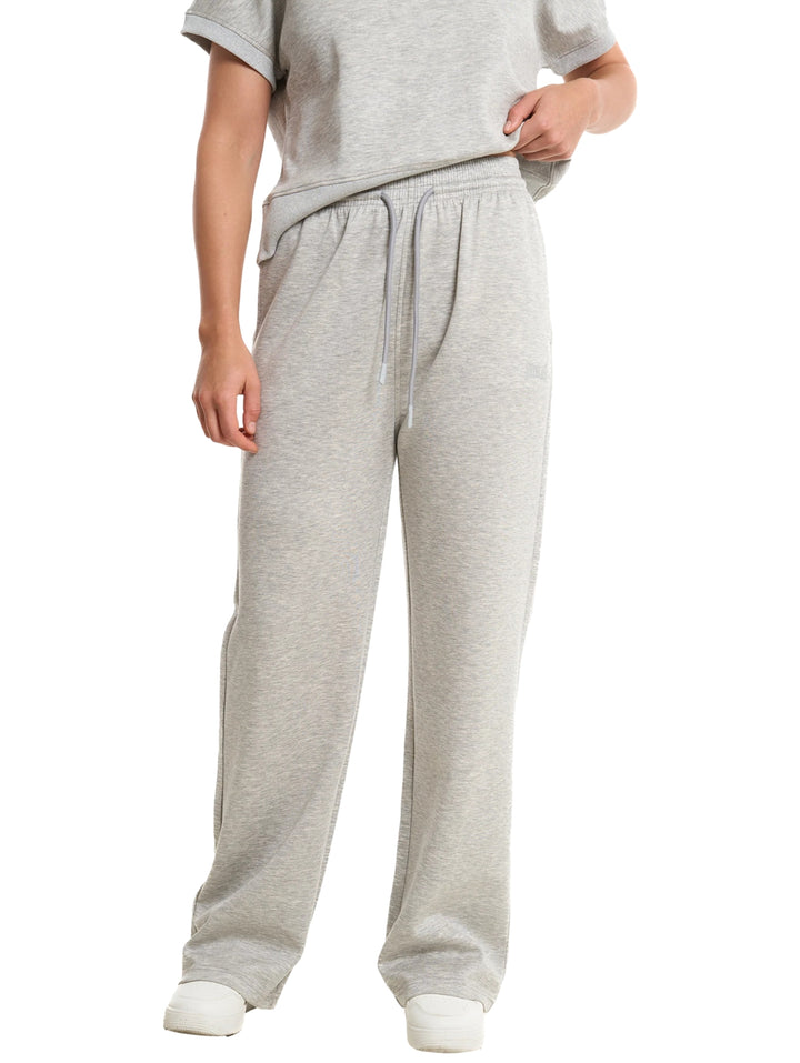 Pantalón deportivo Everlast color gris jaspe con cintura elástica y cordón ajustable.