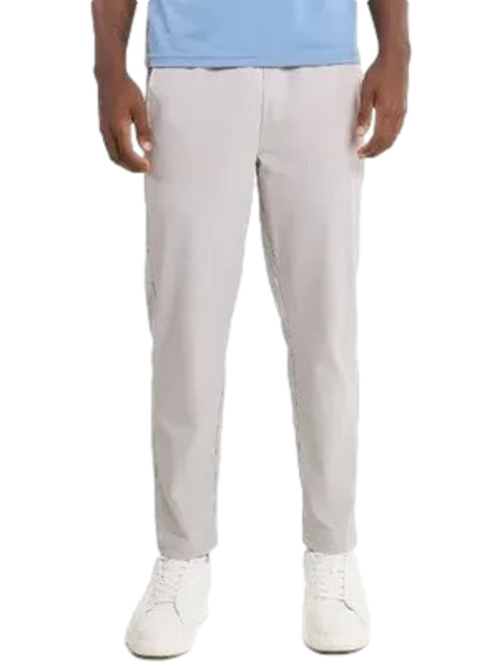 Pantalón deportivo color gris de la marca Everlast para entrenamiento.