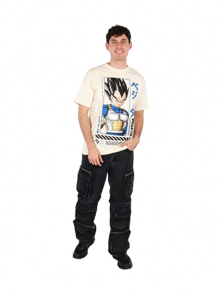 Playera oversized color arena con estampado frontal de Vegeta de Dragon Ball.