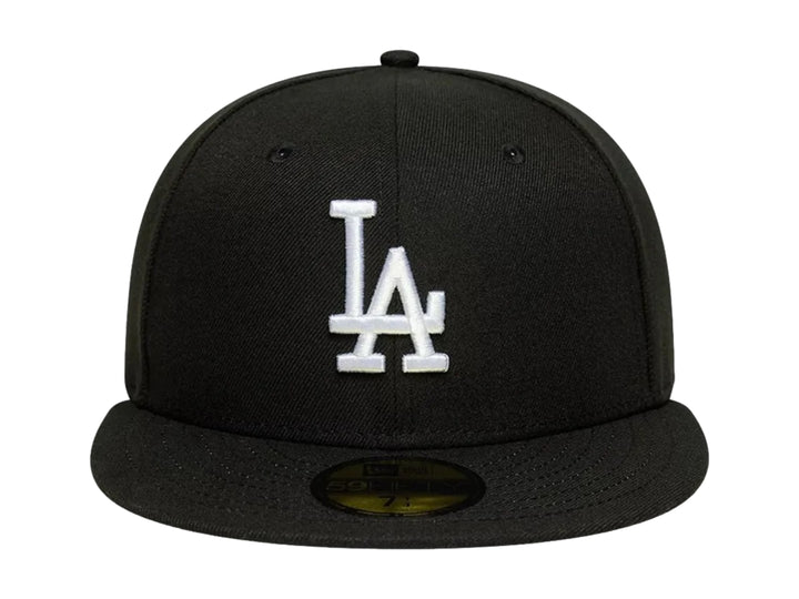 Gorra de béisbol New Era color negro con logo de Los Angeles Dodgers bordado en blanco.