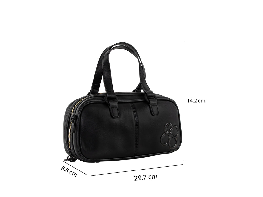 Bolsa de mano color negro de la marca Jaime Ibiza con asas y detalle decorativo frontal.