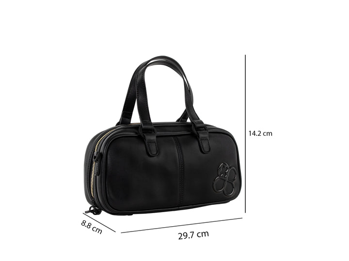 Bolsa de mano color negro de la marca Jaime Ibiza con asas y detalle decorativo frontal.