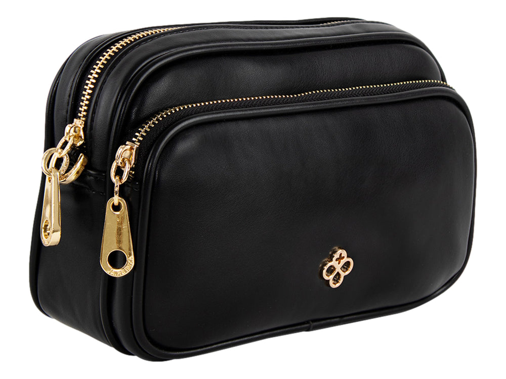 Bolsa negra de Jaime Ibiza con detalles y cierres en color dorado y correa ajustable.