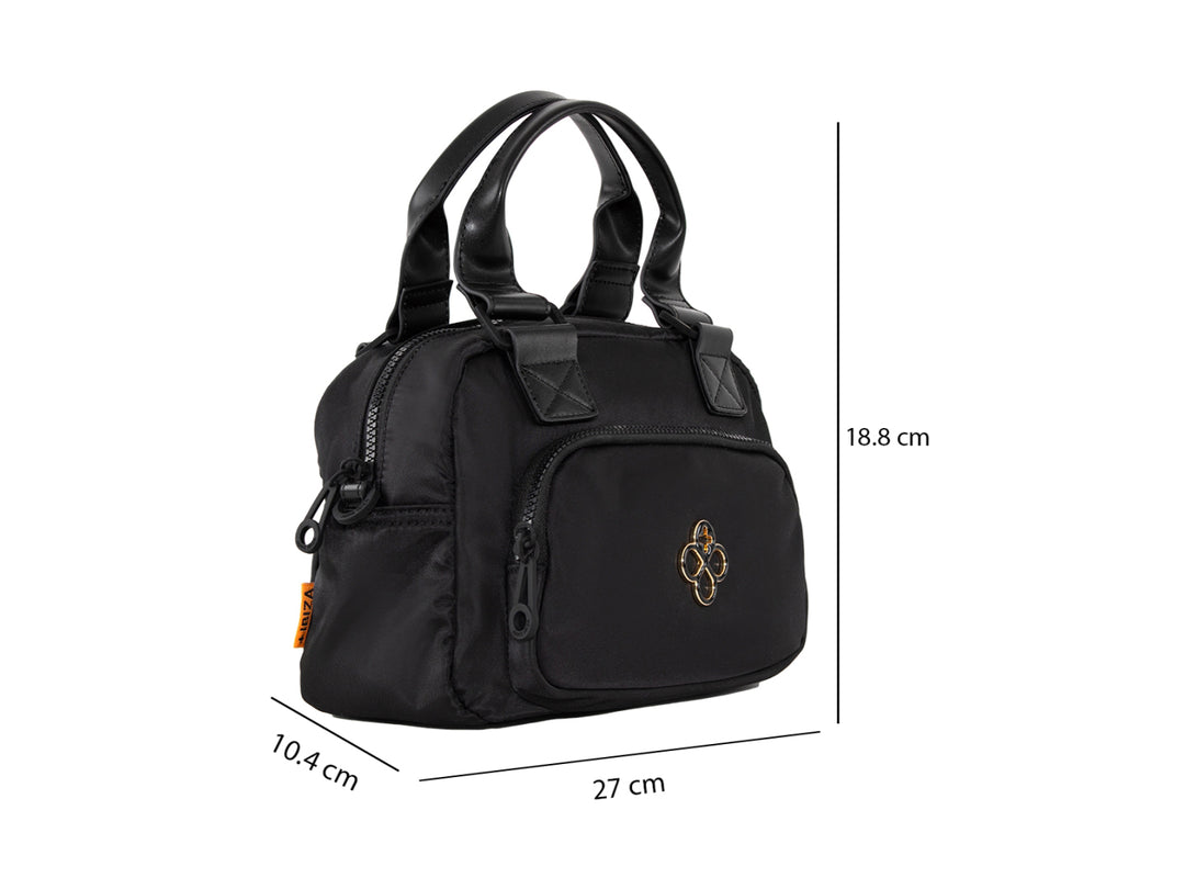 Bolsa negra Jaime Ibiza con asa superior y accesorio circular decorativo color naranja.