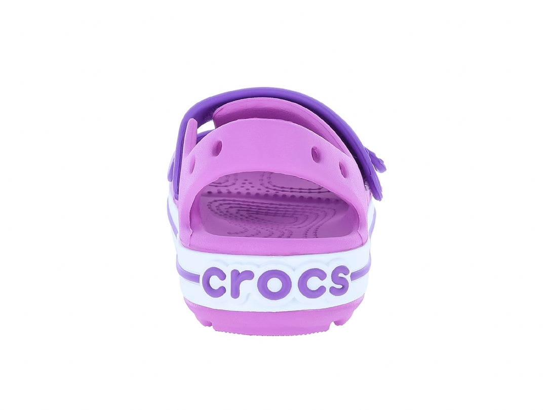 Sandalias Crocs modelo Bubble Crocband Cruiser en color morado con suela blanca y correas ajustables.