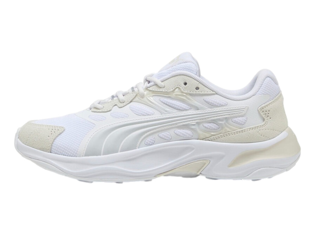 Tenis PUMA Insphere en color blanco y gris con suela robusta y diseño deportivo moderno.