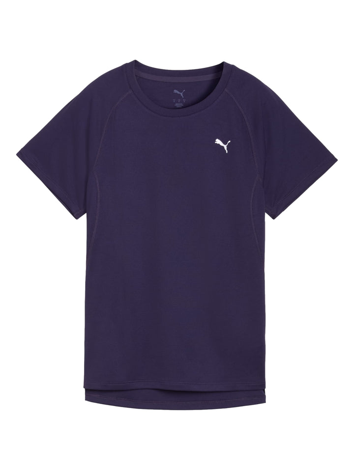Camiseta deportiva PUMA de color morado oscuro con manga corta y logotipo blanco en el pecho.