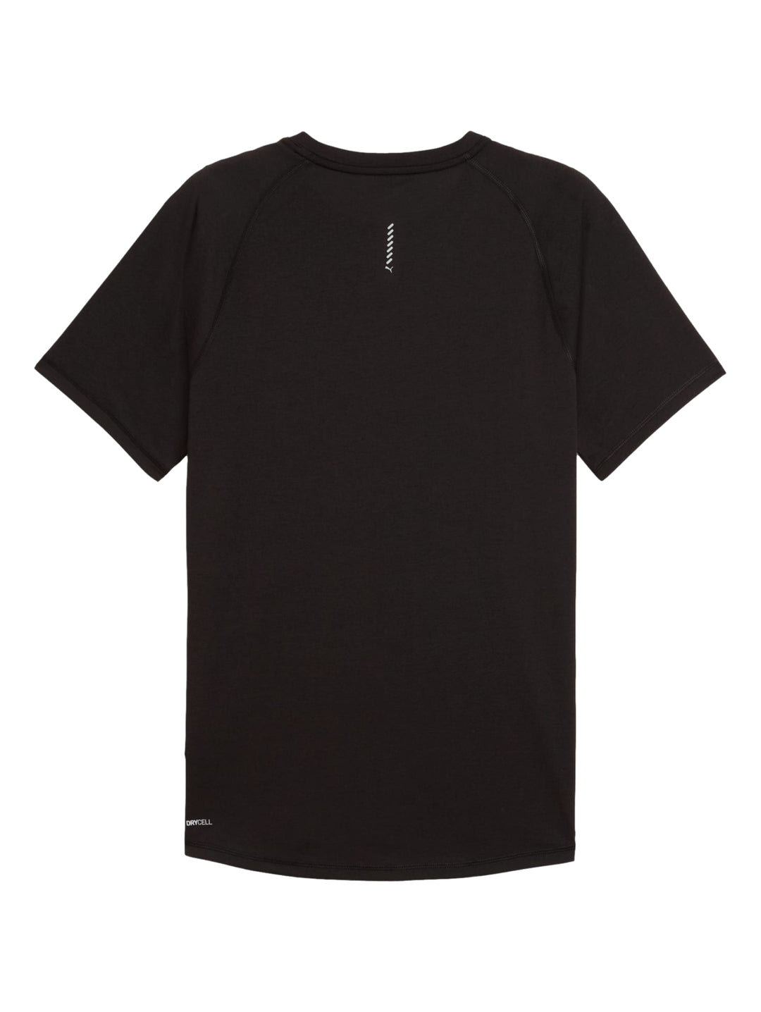 Hombre vistiendo una camiseta deportiva PUMA de color negro con manga corta.