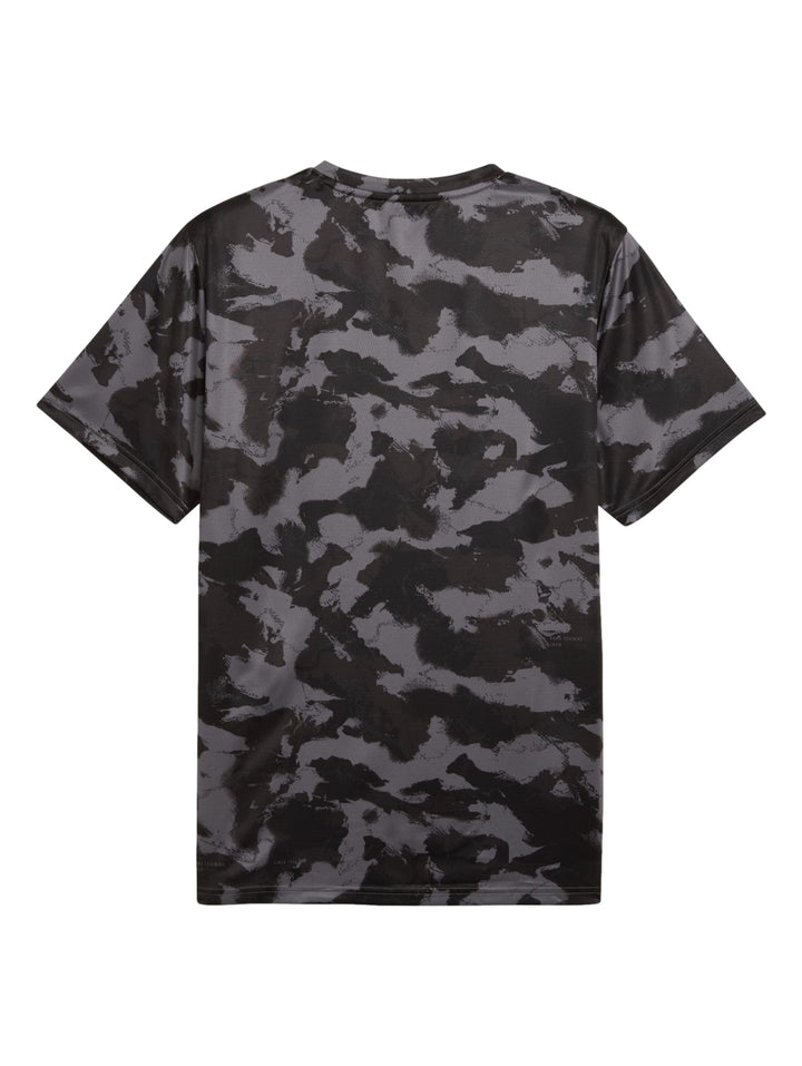 Camiseta deportiva PUMA de manga corta con estampado de camuflaje en colores negro y gris.