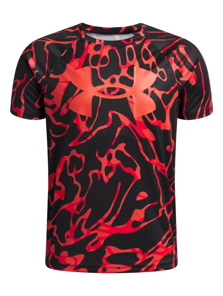 Camiseta deportiva Under Armour de manga corta con estampado abstracto en colores negro y rojo.