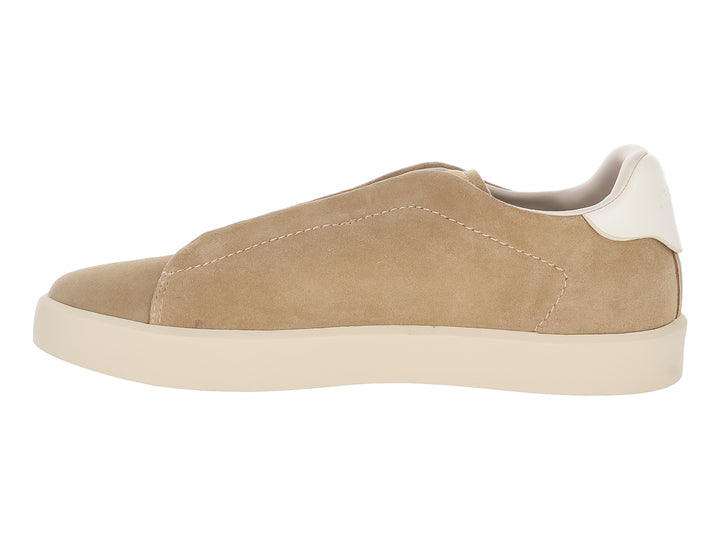 Tenis Steve Madden color oatmeal de gamuza con suela color crema, vista lateral.