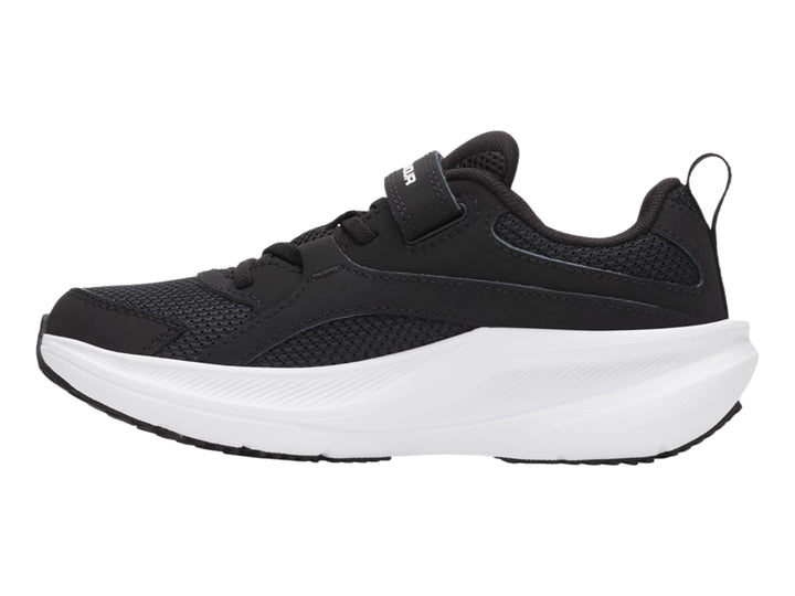 Tenis deportivos Under Armour para Niño en color negro con suela blanca y correa de velcro.