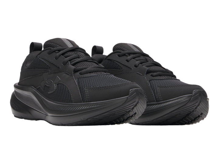 Tenis deportivos Under Armour color negro con malla transpirable y suela amortiguada.