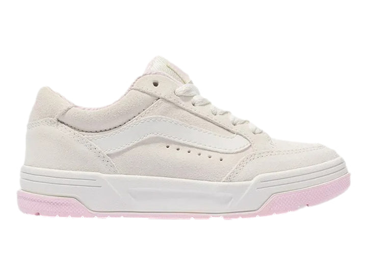 Tenis Vans color blanco marshmallow con suela rosa y detalles en gamuza.
