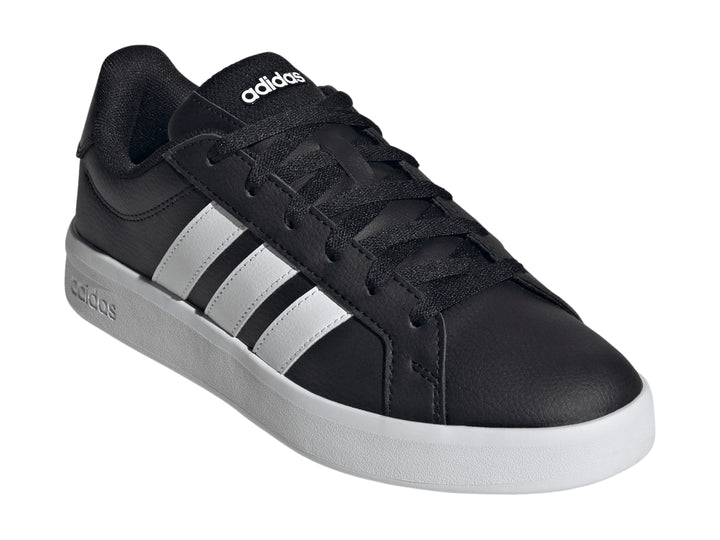 Tenis Adidas Grand Court Base 3.0 color negro con tres franjas blancas y suela blanca.