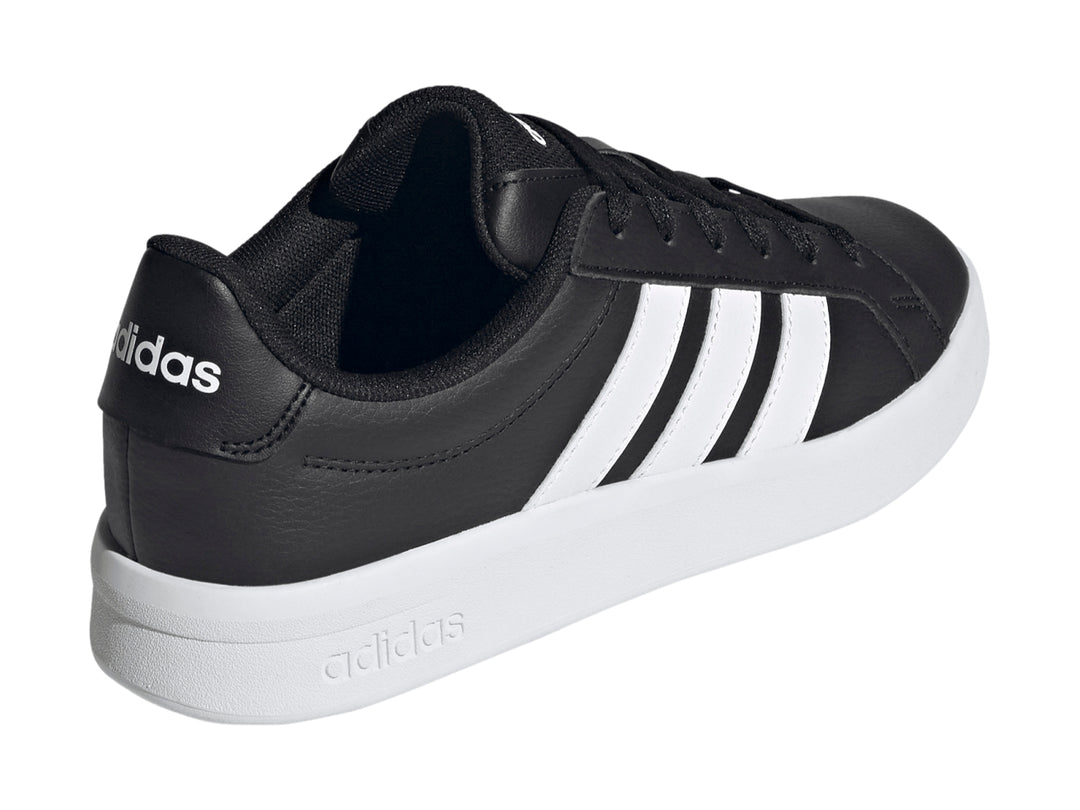 Tenis Adidas Grand Court Base 3.0 color negro con tres franjas blancas y suela blanca.